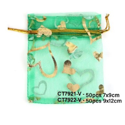 SACOS VERDE COM CORAÇÕES DE ORGANZA